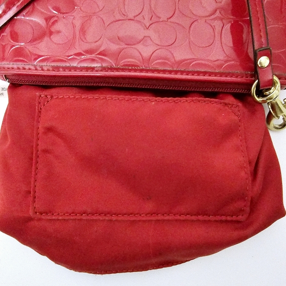 COACH PATENT LEATHER SIGNATURE WRISTLET - Picture 11 of 15